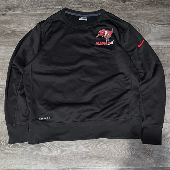 Nike NFL ONFIELD APPAREL Therma-Fit Tampa Bay Buccaneers crewneck sweatshirt - Picture 1 of 5